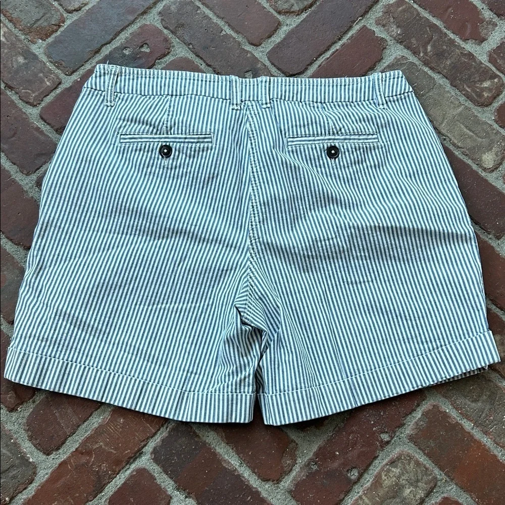 Boden Striped 6” Shorts